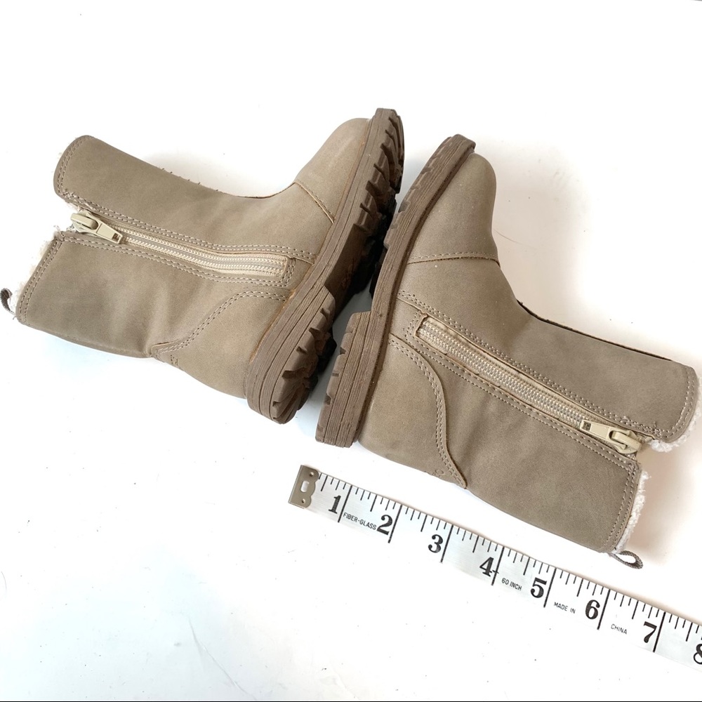 OSHKOSH Faux Fur Zippered Tan Boots—SZ. 6 - Picture 8 of 12